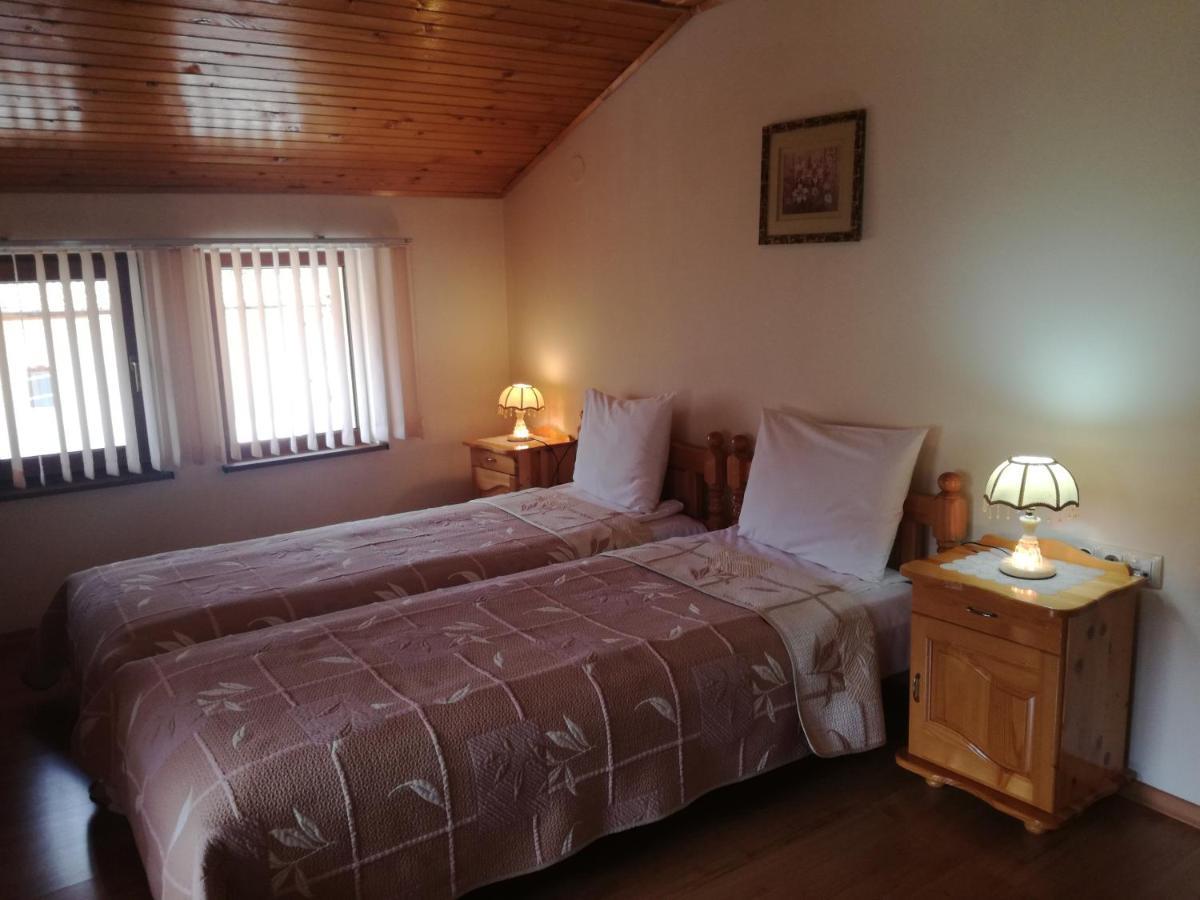 Guest House Benita Devin Exterior foto